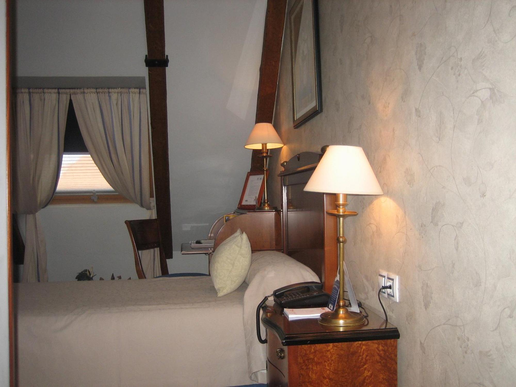 Hotel Santiago 3*